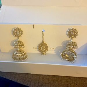 The Saree Room champagne gold stacked jhumkis Indian earrings and tikka set